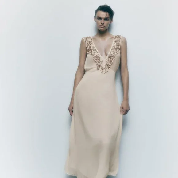 green emerald velvet dress Zara White Multi Embroidery Maxi Size XS New (RRP 79.99)  The Wardrobe